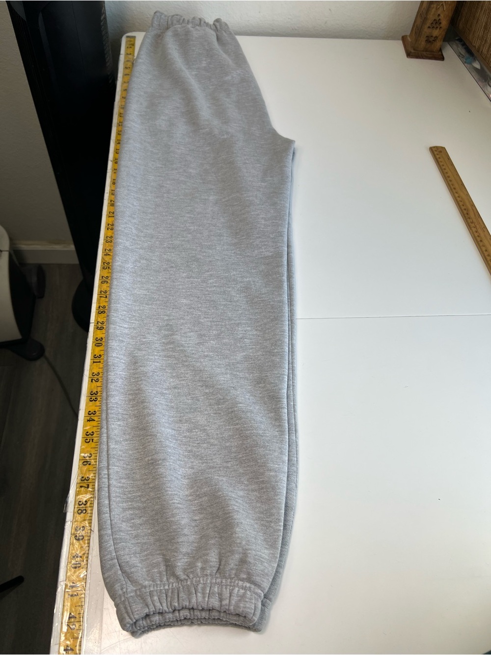 ALO Yoga Accolade Sweatpant
Athletic Color Grey. Size S - Picture 10 of 13